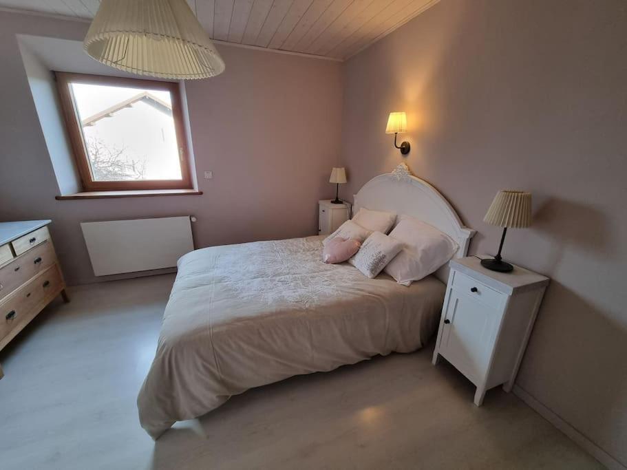 Logement Dans Maison + Exterieur Orchamps-Vennes Eksteriør bilde