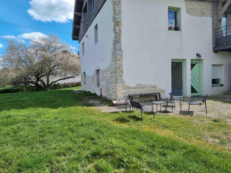 Logement Dans Maison + Exterieur Orchamps-Vennes Eksteriør bilde