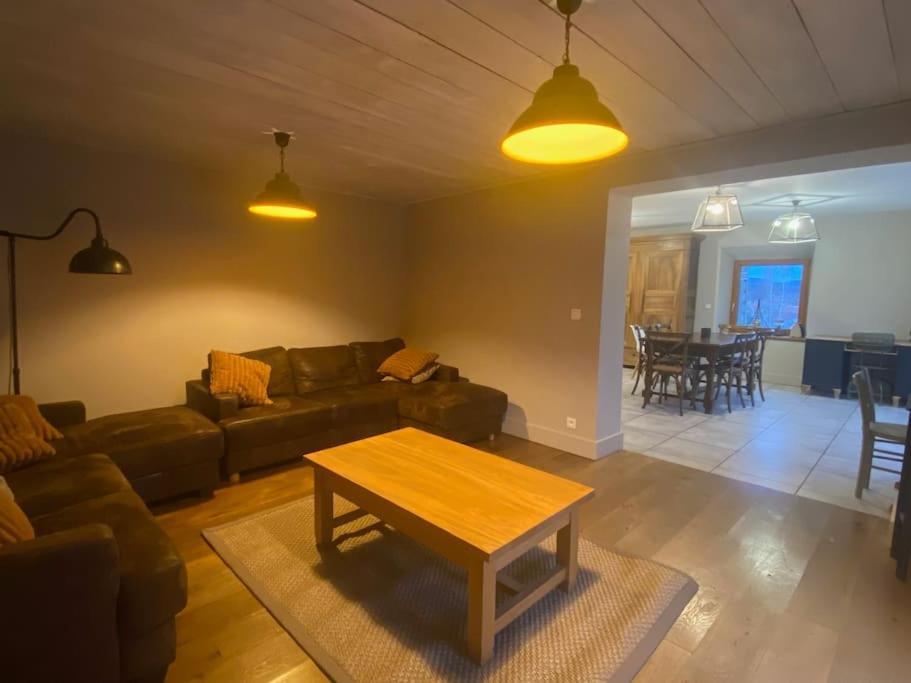 Logement Dans Maison + Exterieur Orchamps-Vennes Eksteriør bilde